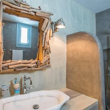 Paros Sleeps 6 Pool Air Con Wifi Páros