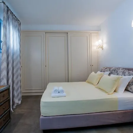 Paros Sleeps 6 Pool Air Con Wifi Villa *