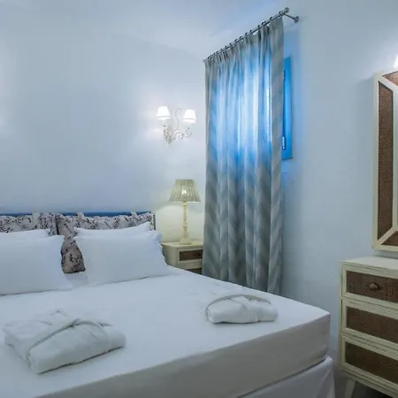 Paros Sleeps 6 Pool Air Con Wifi 别墅 Páros